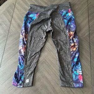 LuLaRoe active Capri length medium